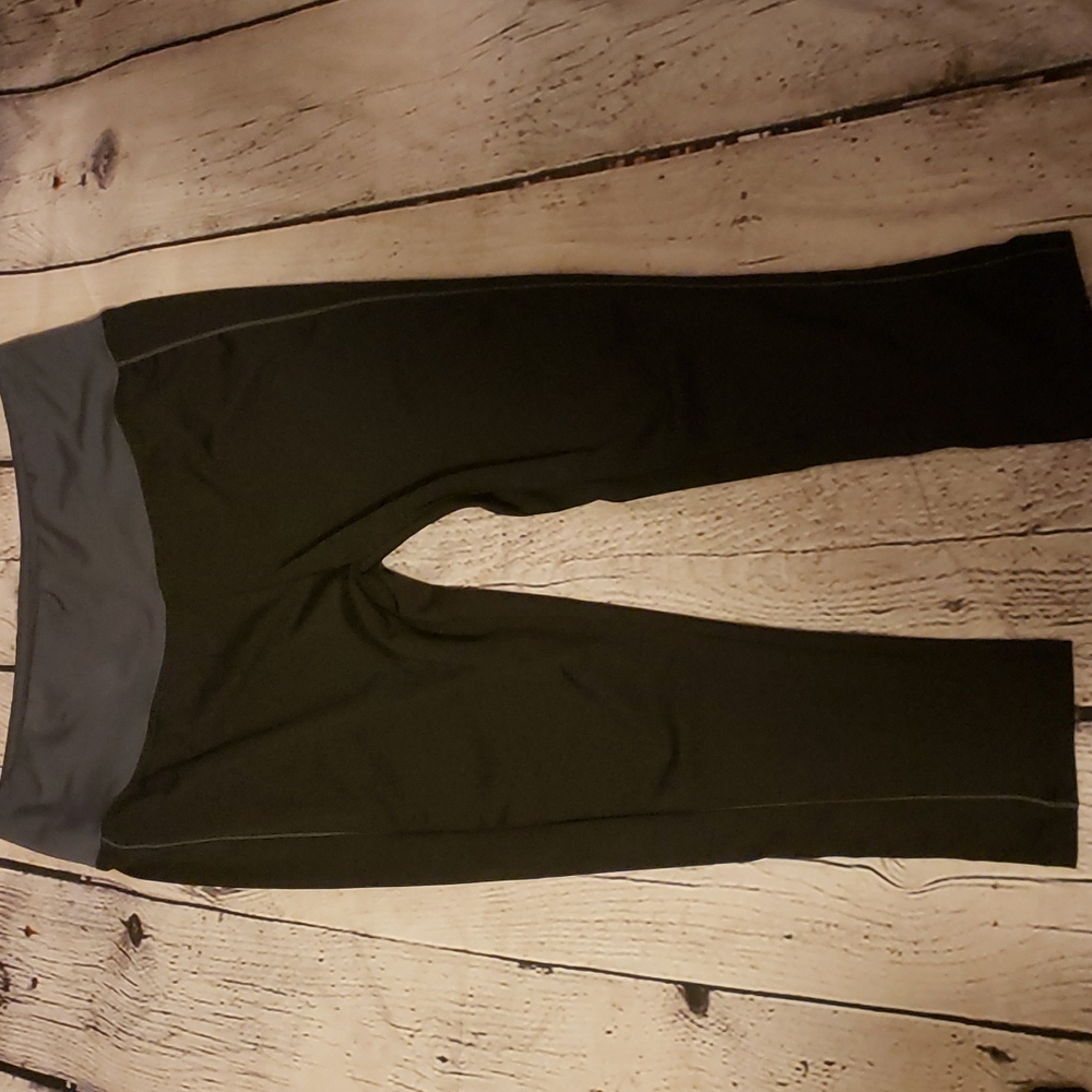 Workout Capri - Picture 4 of 5